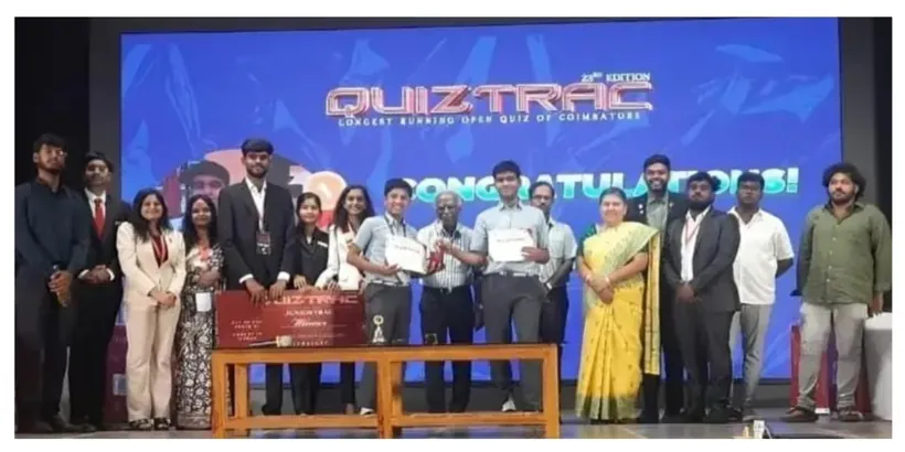 CIRS quizzers on stage at Quiz Track at PSG College