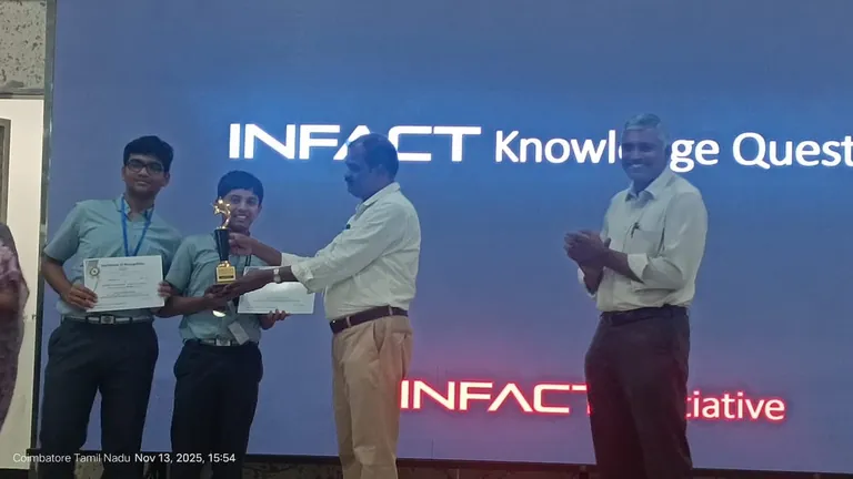 CIRS quizzers receiving their certificates at the InFact quiz at CIT